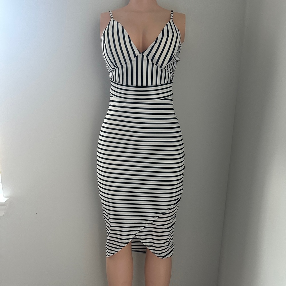 Black and White Ruched Bodycon Midi Dress